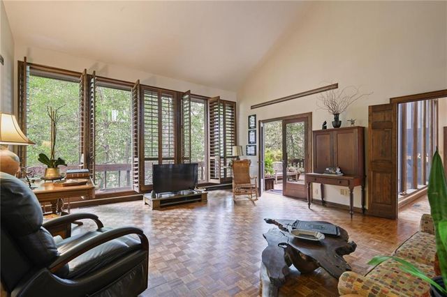 933 Greymont NW Circle, Marietta, GA 30064