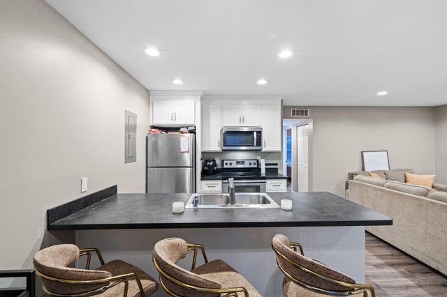 333 E 4th Street B6, Frankfort, KY 40601