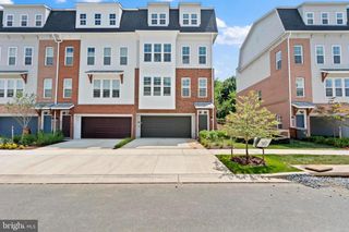 2550 FARMSTEAD DR, Rockville, MD 20850