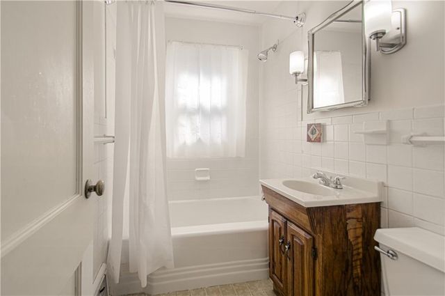 11624 W 68th Street, Shawnee, KS 66203
