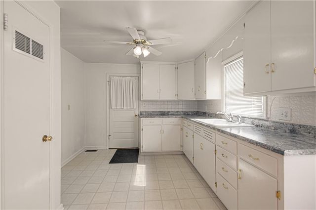11624 W 68th Street, Shawnee, KS 66203