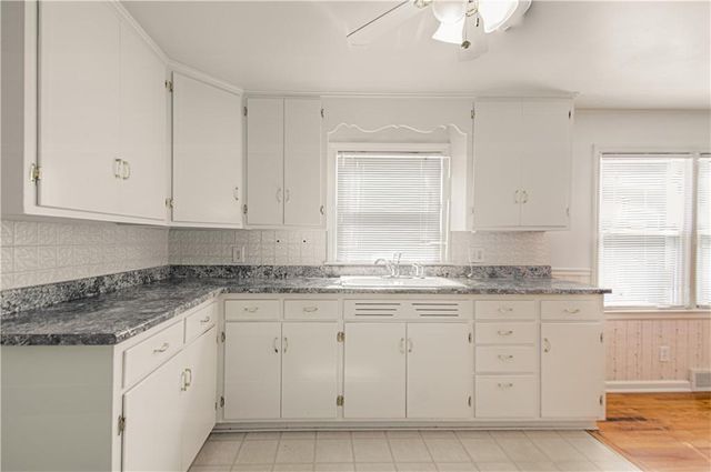 11624 W 68th Street, Shawnee, KS 66203