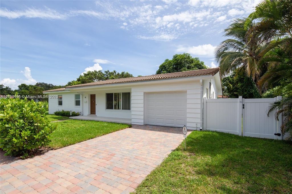 10 NW 100th St, Miami Shores, FL 33150