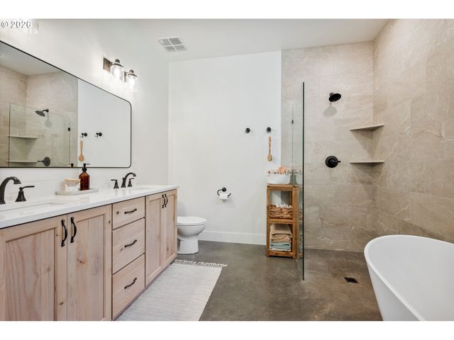 1013 N BODINE Rd, Kelso, WA 98626