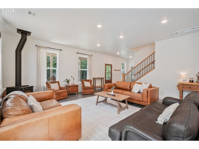 1013 N BODINE Rd, Kelso, WA 98626