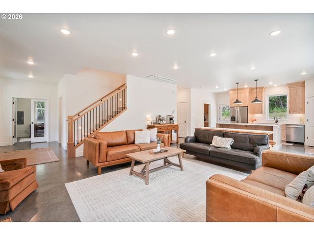 1013 N BODINE Rd, Kelso, WA 98626