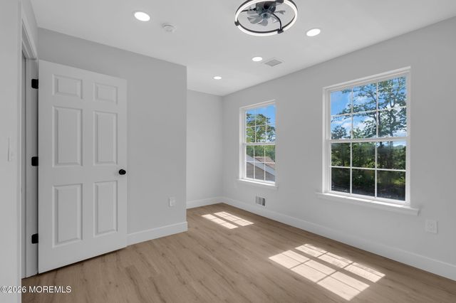 39 Old Main Shore Road, Barnegat, NJ 08005