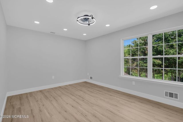 39 Old Main Shore Road, Barnegat, NJ 08005