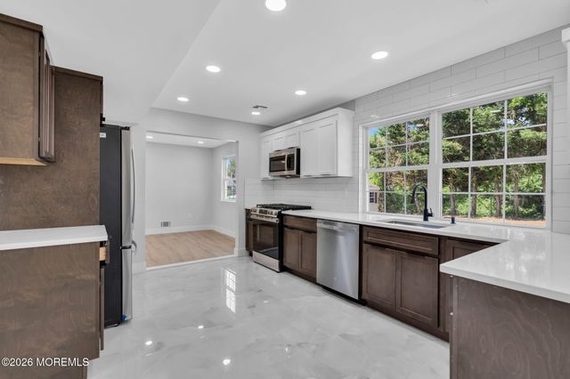 39 Old Main Shore Road, Barnegat, NJ 08005