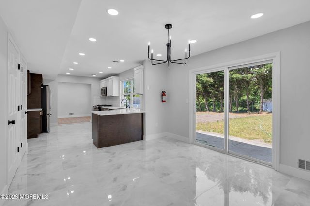 39 Old Main Shore Road, Barnegat, NJ 08005