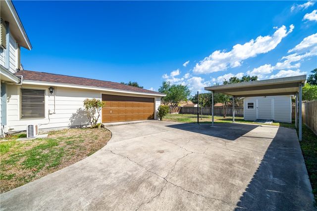 13309 W Buckhorn Dr, Corpus Christi, TX 78410