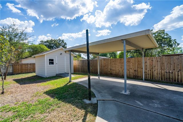 13309 W Buckhorn Dr, Corpus Christi, TX 78410