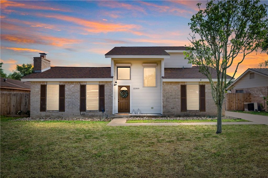 13309 W Buckhorn Dr, Corpus Christi, TX 78410