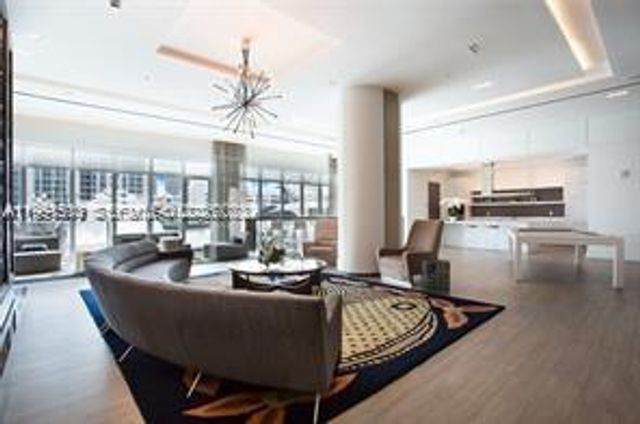 17301 Biscayne Blvd 2310, North Miami Beach, FL 33160