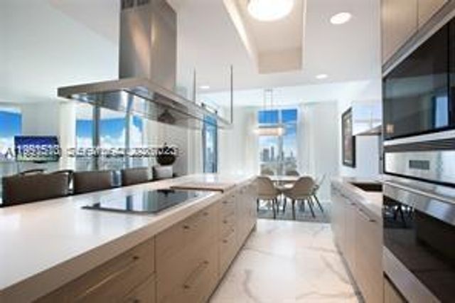 17301 Biscayne Blvd 2310, North Miami Beach, FL 33160