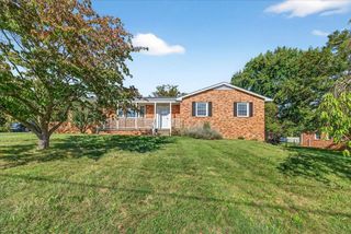 316 LEE DR, Waynesboro, VA 22980