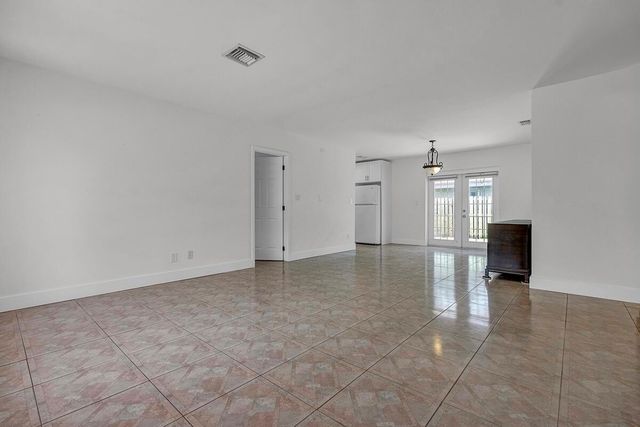 2100 N 57TH Avenue, Hollywood, FL 33021