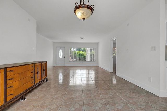 2100 N 57TH Avenue, Hollywood, FL 33021