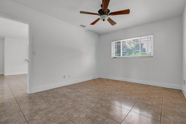 2100 N 57TH Avenue, Hollywood, FL 33021