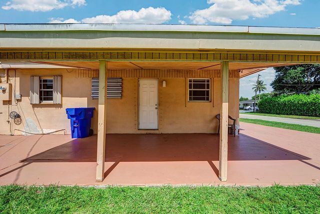 2100 N 57TH Avenue, Hollywood, FL 33021