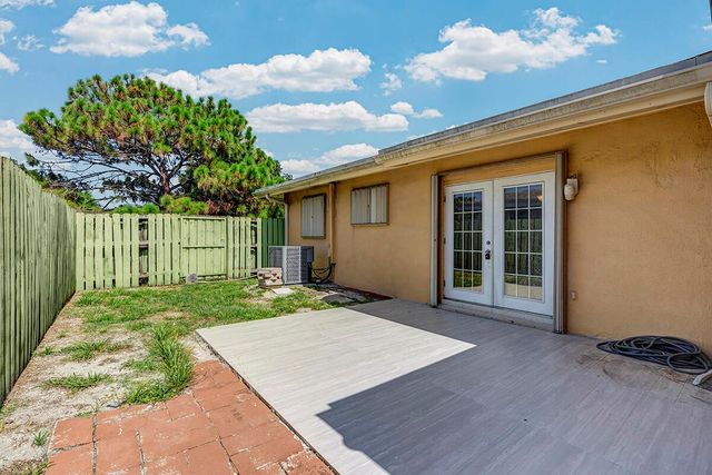 2100 N 57TH Avenue, Hollywood, FL 33021
