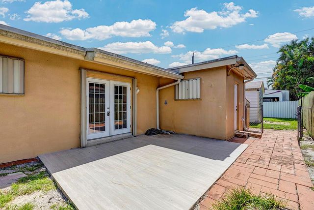 2100 N 57TH Avenue, Hollywood, FL 33021