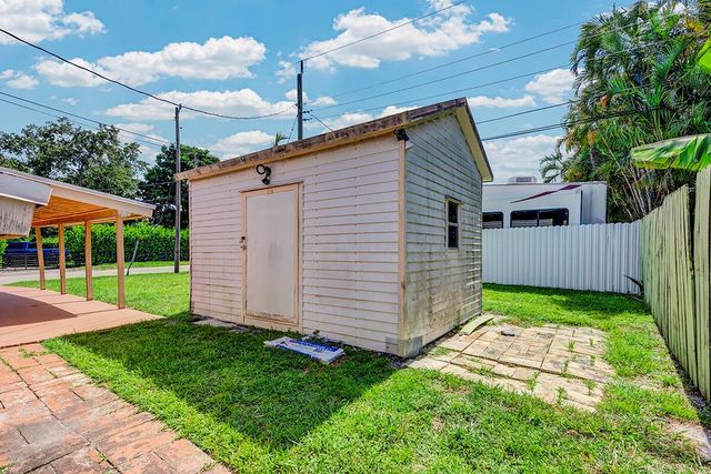 2100 N 57TH Avenue, Hollywood, FL 33021