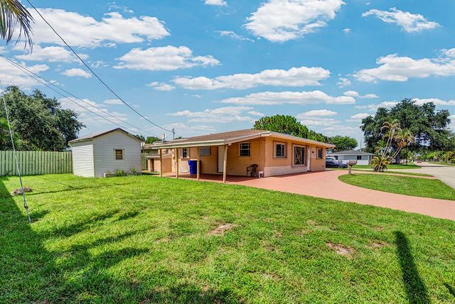 2100 N 57TH Avenue, Hollywood, FL 33021