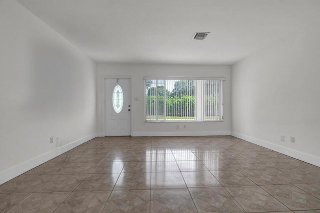 2100 N 57TH Avenue, Hollywood, FL 33021