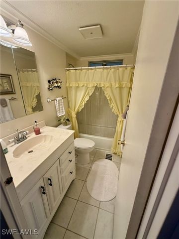 181 Sand DR 181, Naples, FL 34104