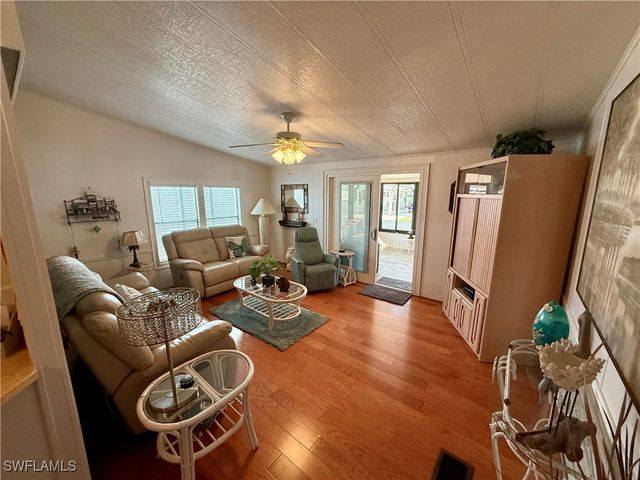 181 Sand DR 181, Naples, FL 34104