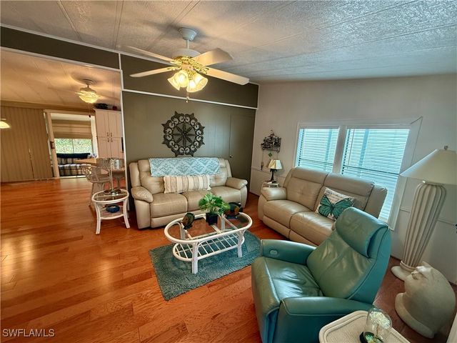 181 Sand DR 181, Naples, FL 34104