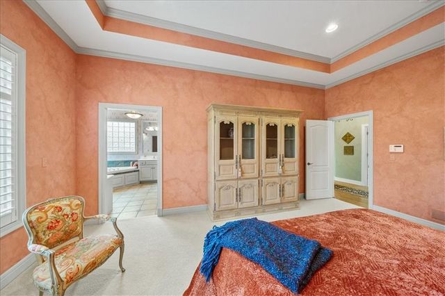 5402 W 141st Terrace, Leawood, KS 66224