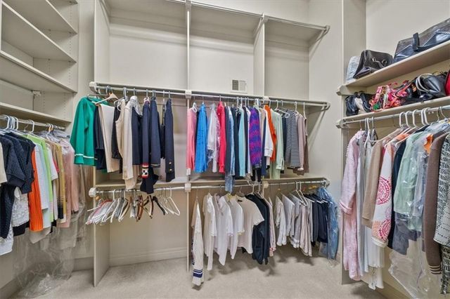 5402 W 141st Terrace, Leawood, KS 66224