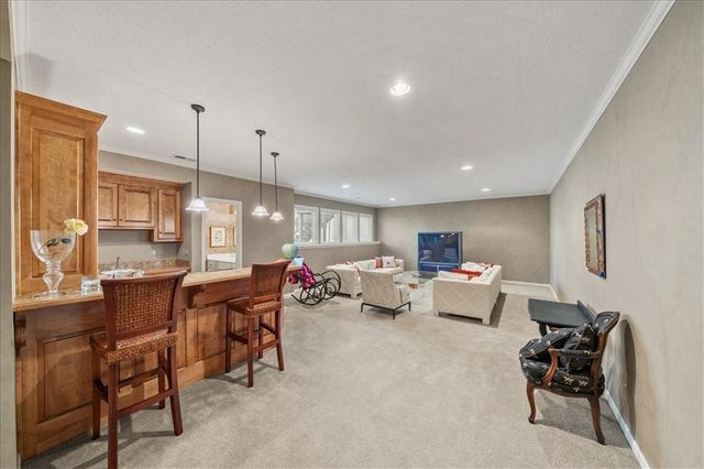 5402 W 141st Terrace, Leawood, KS 66224