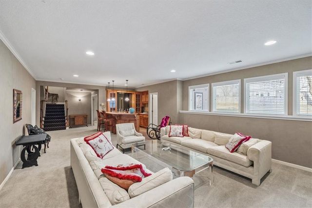 5402 W 141st Terrace, Leawood, KS 66224