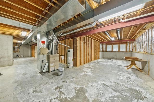 5402 W 141st Terrace, Leawood, KS 66224