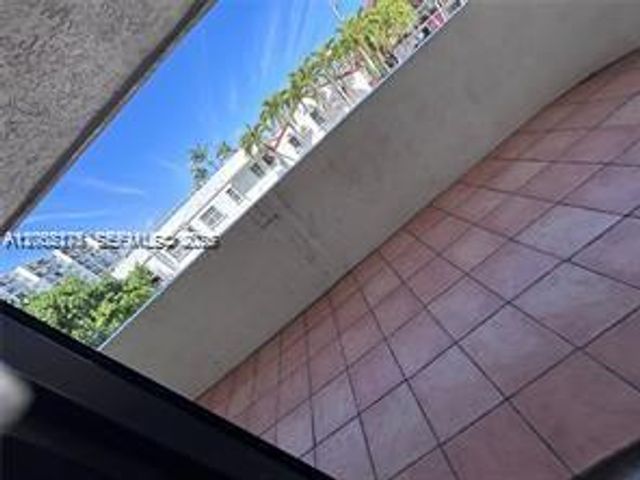 7740 Abbott Ave 2A, Miami Beach, FL 33141