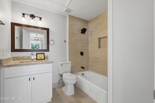 7925 PRAVER Drive E, Jacksonville, FL 32217