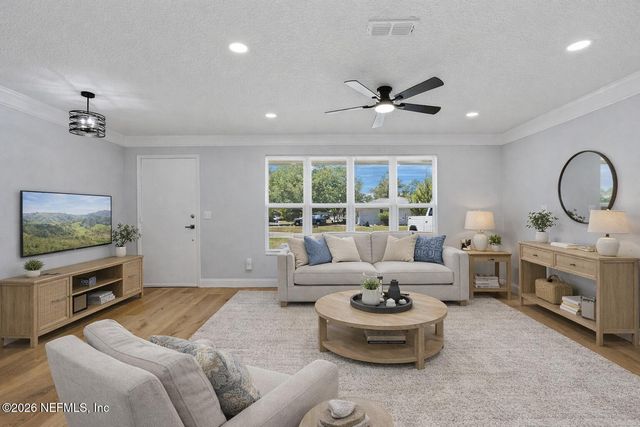 7925 PRAVER Drive E, Jacksonville, FL 32217