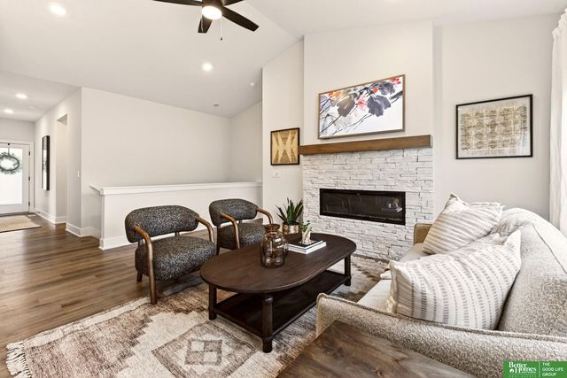 11709 Port Royal Drive, Papillion, NE 68046