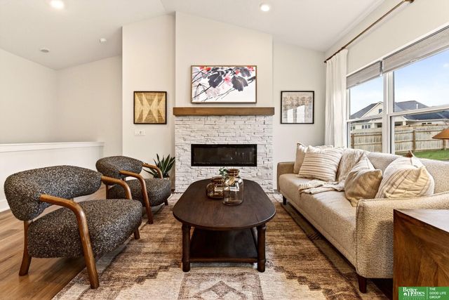 11709 Port Royal Drive, Papillion, NE 68046