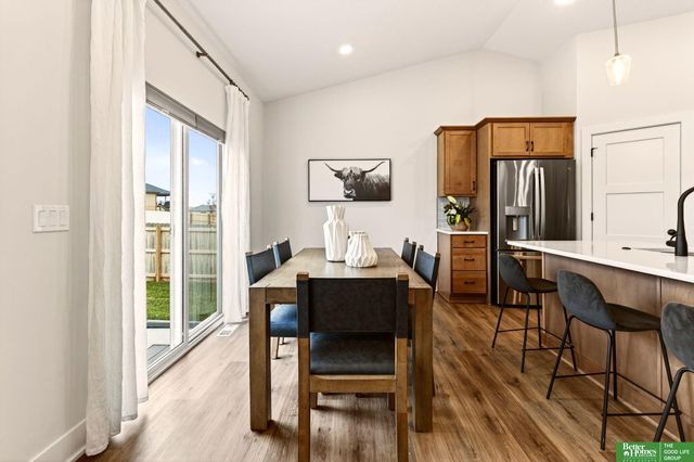 11709 Port Royal Drive, Papillion, NE 68046