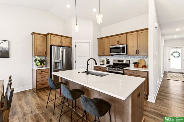 11709 Port Royal Drive, Papillion, NE 68046