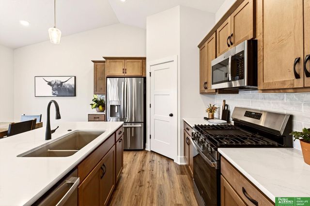 11709 Port Royal Drive, Papillion, NE 68046