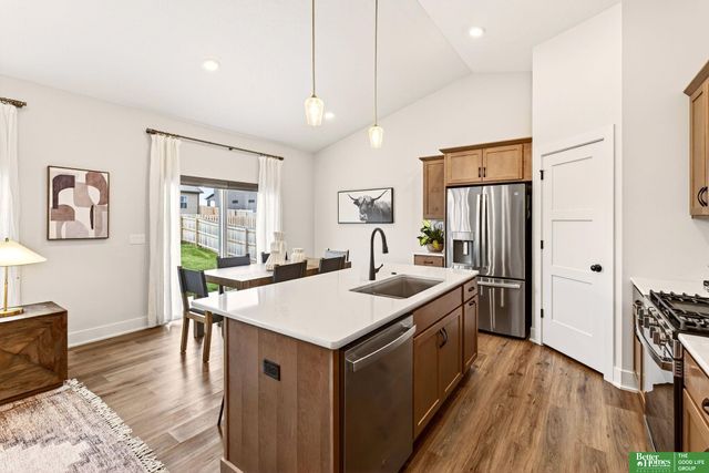 11709 Port Royal Drive, Papillion, NE 68046