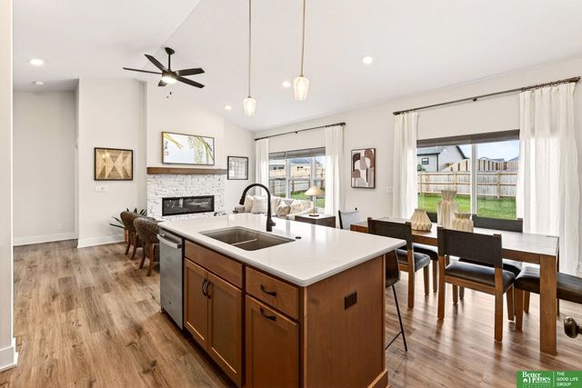 11709 Port Royal Drive, Papillion, NE 68046