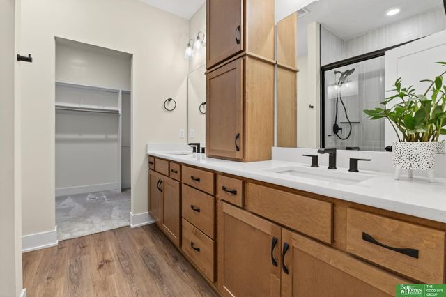 11709 Port Royal Drive, Papillion, NE 68046