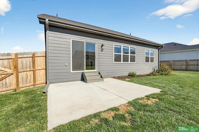 11709 Port Royal Drive, Papillion, NE 68046