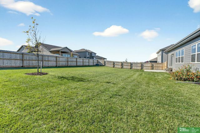 11709 Port Royal Drive, Papillion, NE 68046